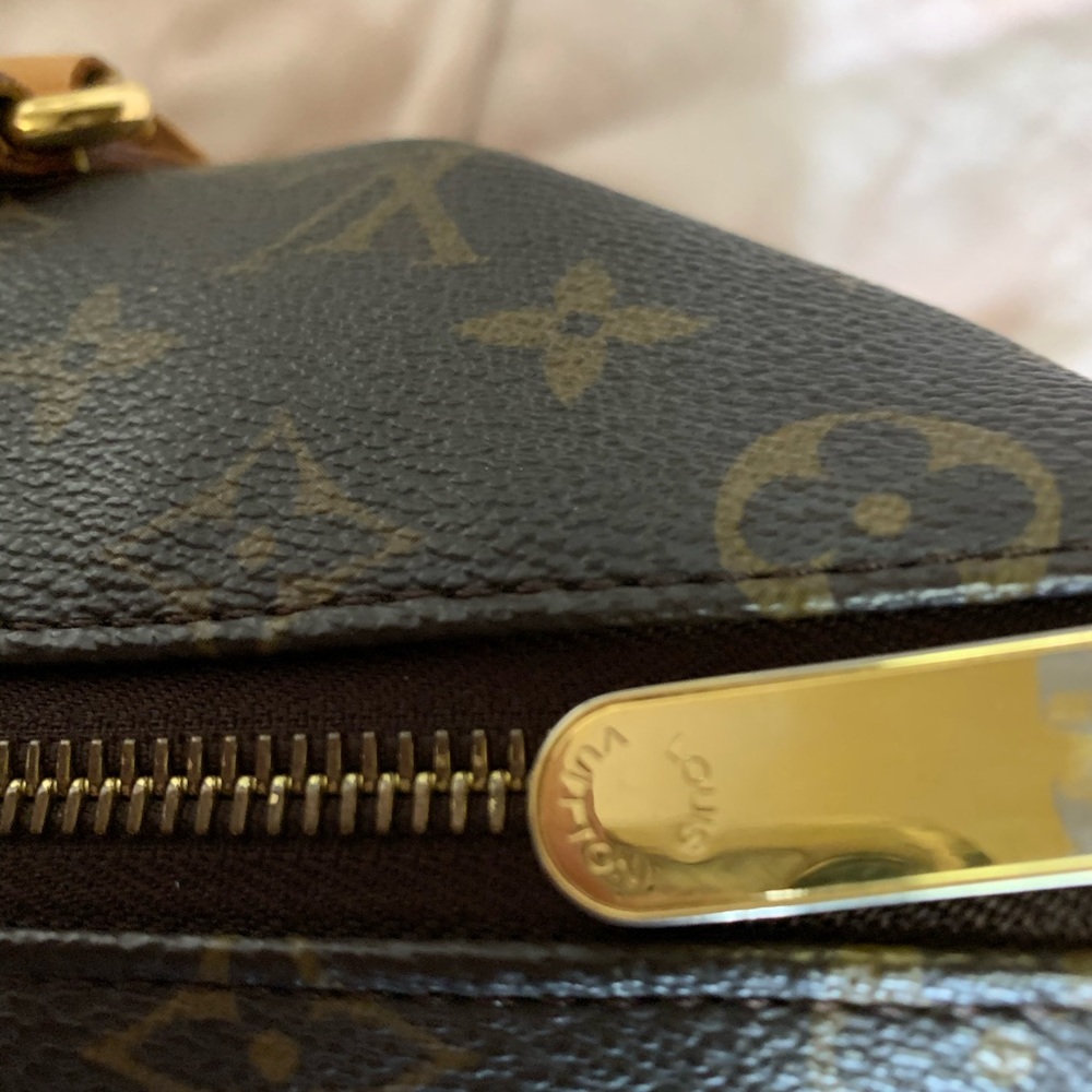 Totally MM Shoulder Tote. Louis Vuitton Brown Monogram Tote.. - Picture 6 of 16